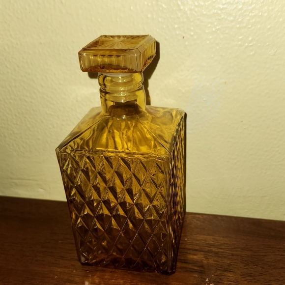 Vintage Amber Diamond Point Glass Decanter - Picture 12 of 16